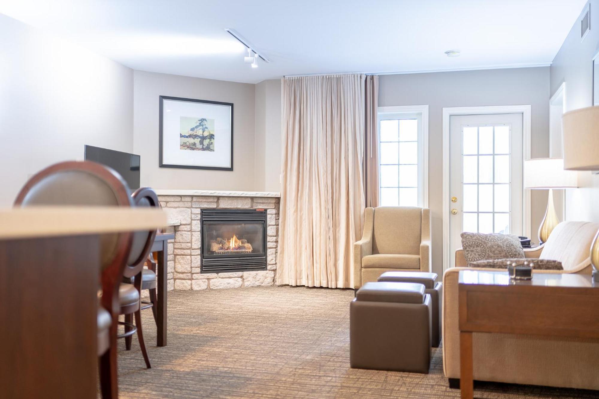Horseshoe Valley Suites - The Aurora Shanty Bay Bagian luar foto