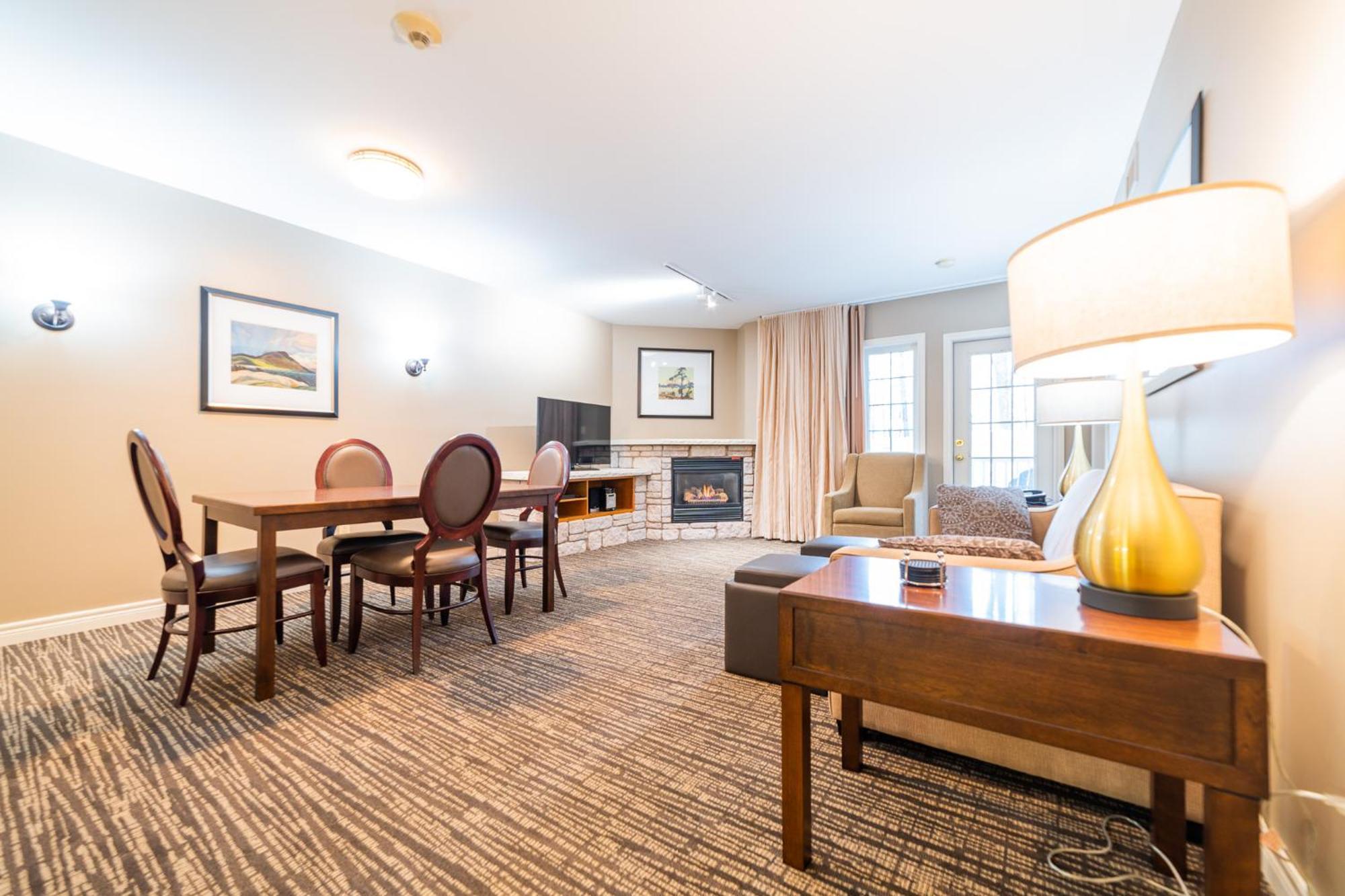 Horseshoe Valley Suites - The Aurora Shanty Bay Bagian luar foto