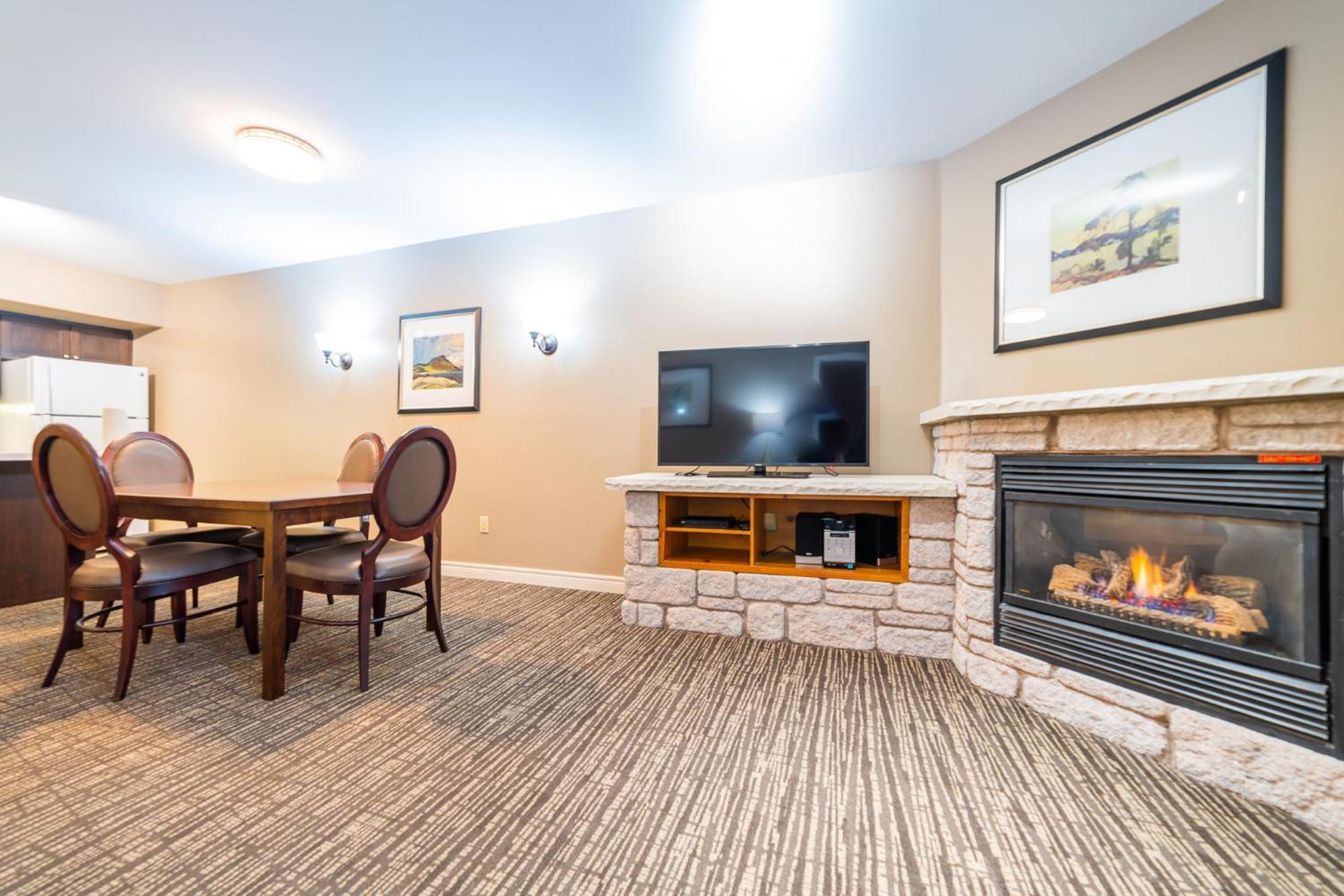 Horseshoe Valley Suites - The Aurora Shanty Bay Bagian luar foto