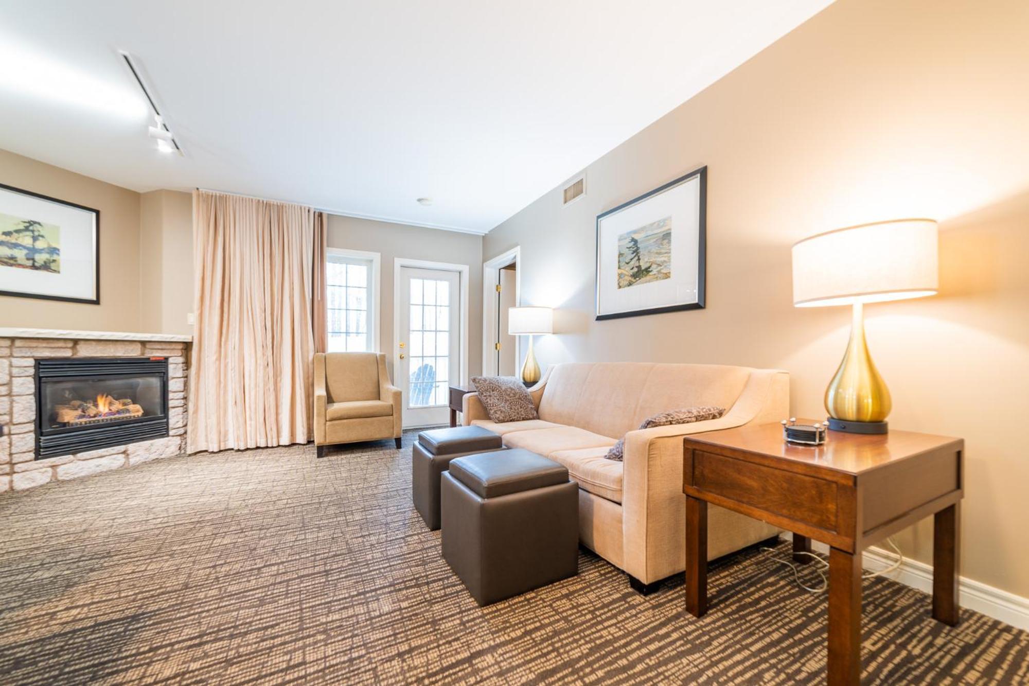 Horseshoe Valley Suites - The Aurora Shanty Bay Bagian luar foto